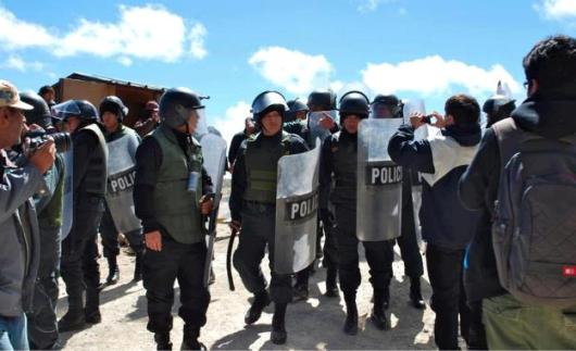 Cajamarca / Per / represin e impedimento para atencin mdica.